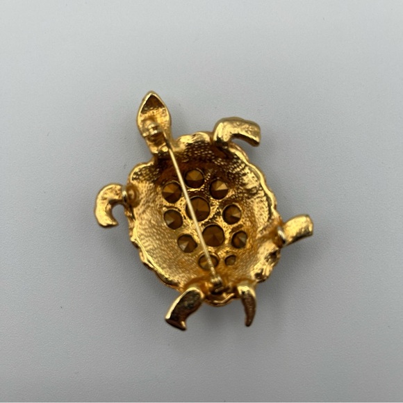 Gold-tone Turtle Brooch with Green Rhinestones - Picture 8 of 11